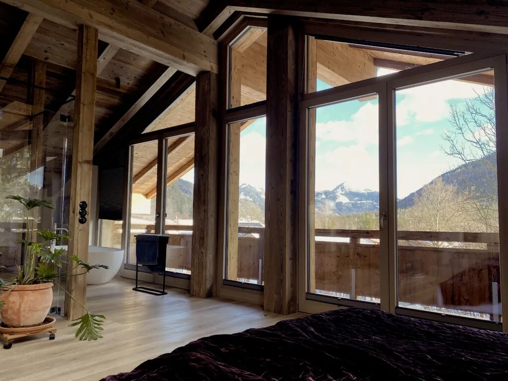 Chalet Lounge
